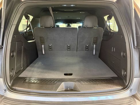 Used 2022 Chevrolet Suburban LT AWD/4WD image 26