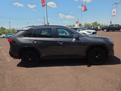 Certified 2022 Toyota RAV4 SE w/ Convenience Package AWD/4WD image 2