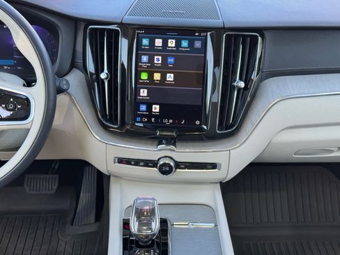 Used 2023 Volvo XC60 B5 Ultimate w/ Climate Package image 13