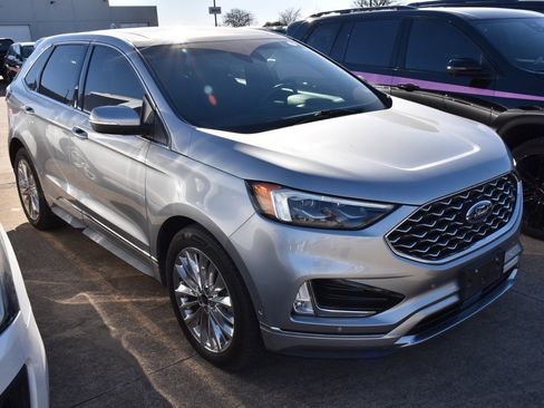 Used 2020 Ford Edge Titanium w/ Equipment Group 301A image 4