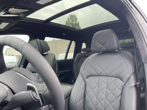 Used 2026 BMW X7 xDrive40i w/ M Sport Package image 12