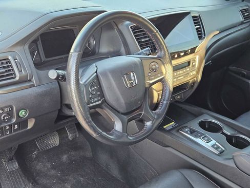 Certified 2024 Honda Passport TrailSport image 2