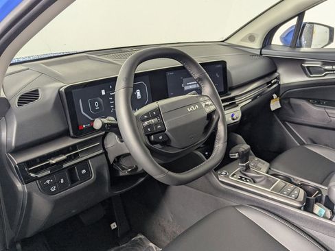 New 2026 Kia Sportage SX FWD image 11