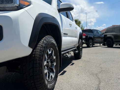 Used 2020 Toyota Tacoma TRD Off-Road w/ Technology Package AWD/4WD image 38