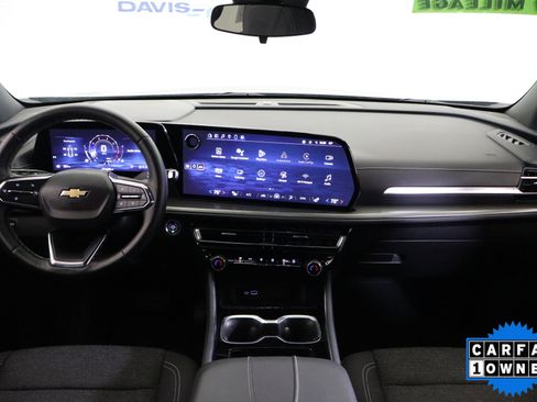 Used 2025 Chevrolet Traverse LT image 15