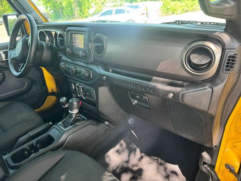 Used 2018 Jeep Wrangler Unlimited Sport S AWD/4WD image 14
