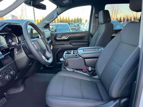 Certified 2025 Chevrolet Silverado 1500 LT AWD/4WD image 15