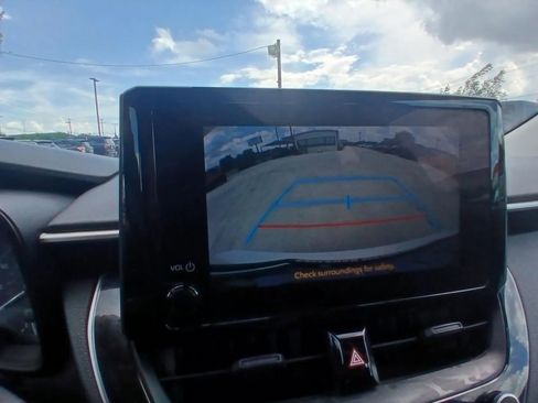 Used 2023 Toyota Corolla LE FWD image 15