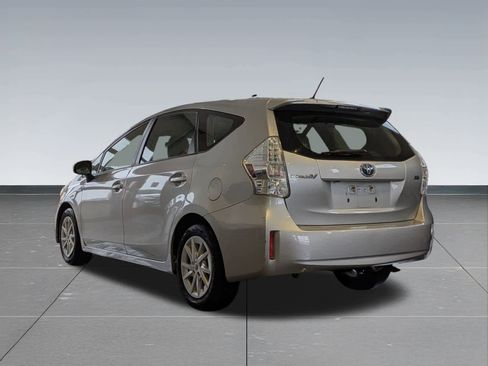 Used 2014 Toyota Prius V Two image 4