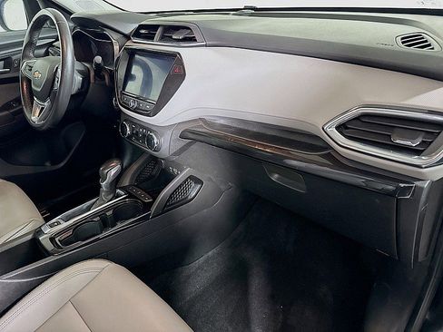 Used 2021 Chevrolet TrailBlazer LT w/ Premium Seating Package image 27