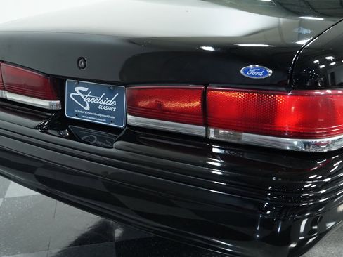 Used 1997 Ford Crown Victoria Police Interceptor image 22