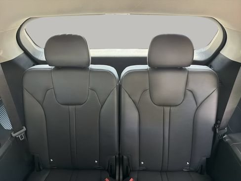Used 2025 Kia Sorento S FWD image 17