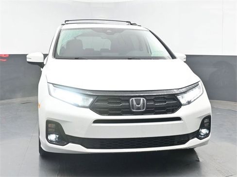 Used 2025 Honda Odyssey Elite image 3