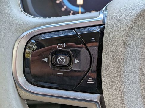 Certified 2023 Volvo XC90 B5 Core image 28