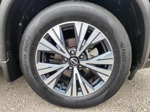 Certified 2023 Nissan Rogue SV w/ SV Premium B Package AWD/4WD image 20