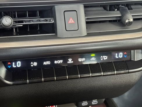 New 2026 Lexus UX 300h FWD image 18