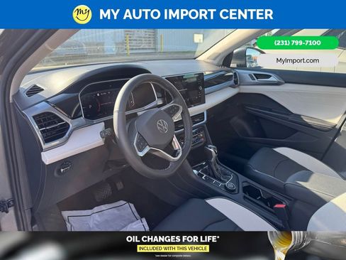 Used 2025 Volkswagen Taos SEL w/ Black Wheel Plus Package AWD/4WD image 10