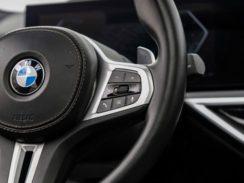 Used 2023 BMW X7 M60i AWD/4WD image 17