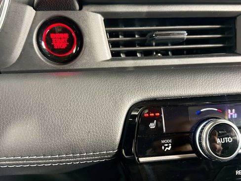 Certified 2025 Honda Pilot EX-L image 36