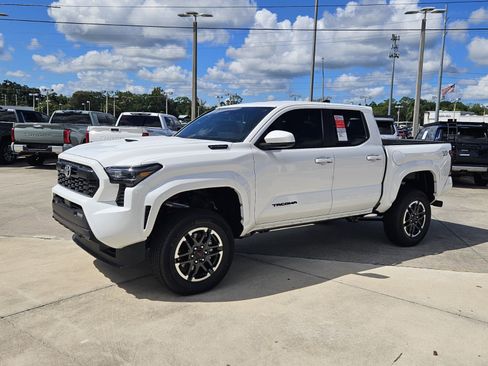 New 2025 Toyota Tacoma TRD Sport image 3