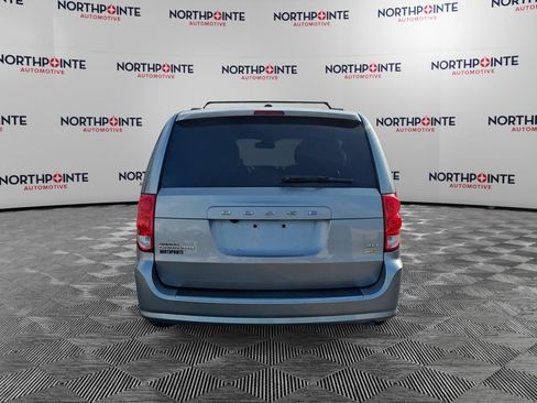 Used 2018 Dodge Grand Caravan SXT FWD image 5
