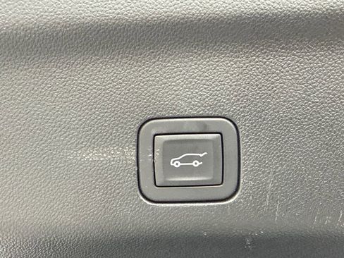 Certified 2025 Chevrolet Suburban Z71 image 19