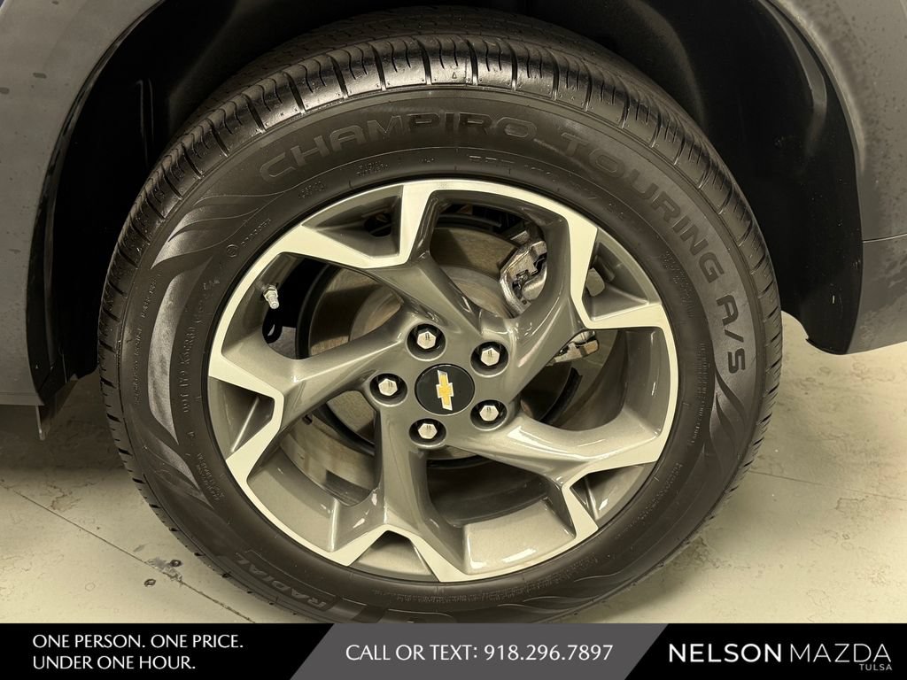 Used 2024 Chevrolet Trax LT w/ LT Convenience Package FWD image 12