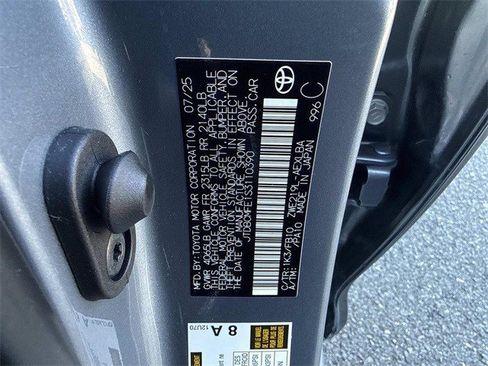 Used 2025 Toyota Corolla LE image 29