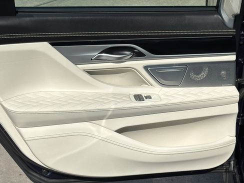 Used 2020 BMW 745e xDrive image 16