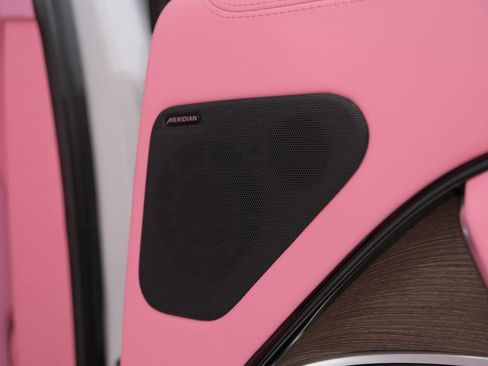 Used 2025 Land Rover Range Rover SE image 37