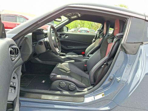 Certified 2024 Nissan Z NISMO w/ Floor Mat Package RWD image 13