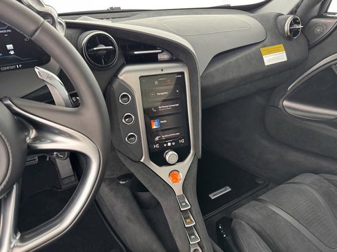 New 2026 McLaren 750S image 20