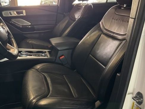 Used 2021 Ford Explorer Platinum w/ Equipment Group 601A image 6