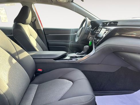 Used 2019 Toyota Camry LE image 26