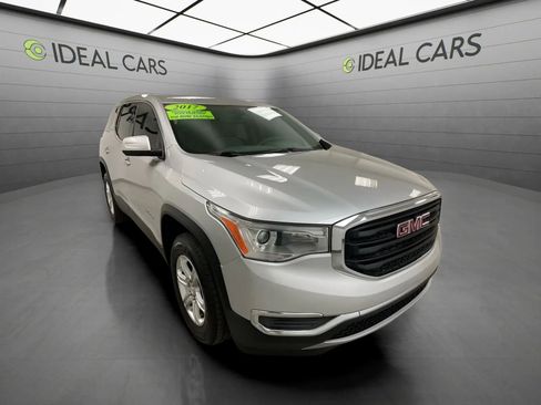 Used 2017 GMC Acadia SLE w/ LPO, Cargo Package FWD image 3