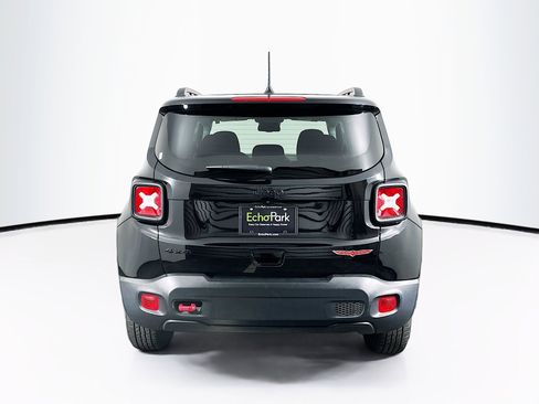 Used 2023 Jeep Renegade Trailhawk image 7