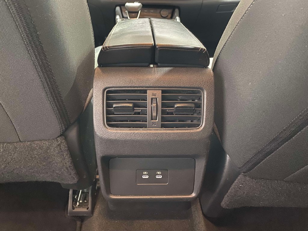 Used 2024 Nissan Rogue SV AWD/4WD image 12