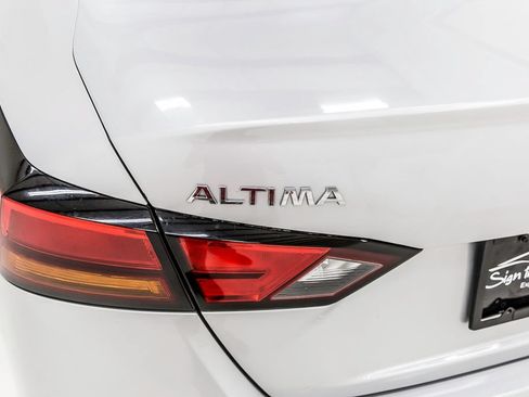Used 2021 Nissan Altima 2.5 SV FWD image 11