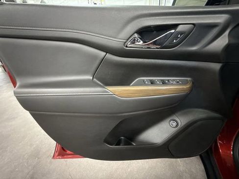 Used 2023 GMC Acadia SLE w/ Driver Convenience Package AWD/4WD image 24