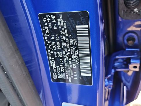 Used 2025 Hyundai Elantra SEL FWD image 29