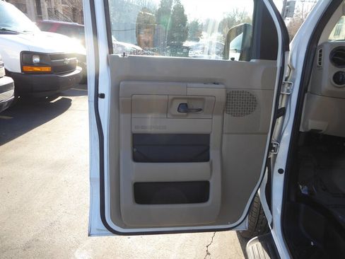 Used 2009 Ford E-350 and Econoline 350 XL image 18