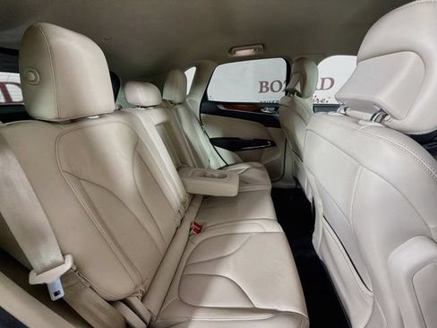 Certified 2019 Lincoln MKC Select w/ Select Plus Package FWD image 32