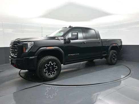 Used 2025 GMC Sierra 2500 AT4X image 1