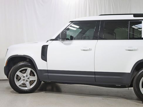 Used 2023 Land Rover Defender 110 SE AWD/4WD image 11