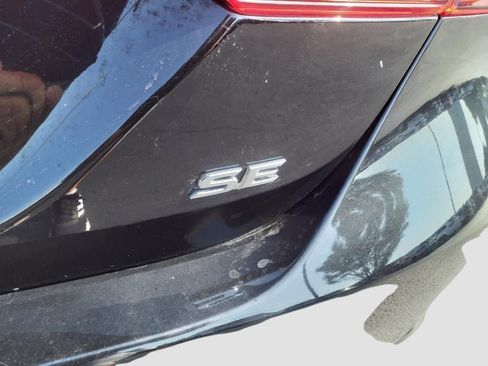 Used 2023 Toyota Camry SE FWD image 5