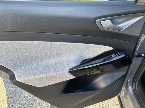 New 2026 Volkswagen ID.4 Pro image 9