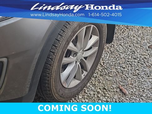 Used 2017 Kia Sorento LX w/ LX Convenience Package image 5
