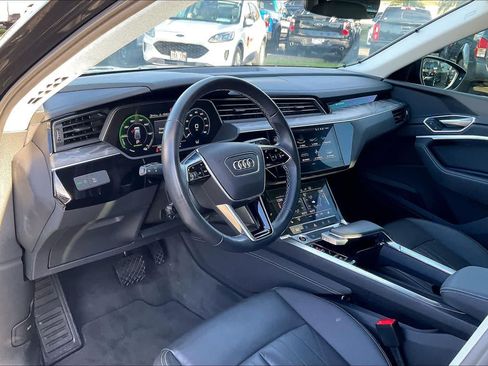 Used 2022 Audi e-tron Premium AWD/4WD image 2