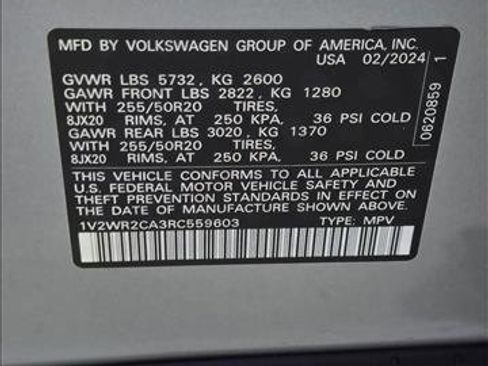 Used 2024 Volkswagen Atlas SE w/ Black Wheel Package FWD image 17