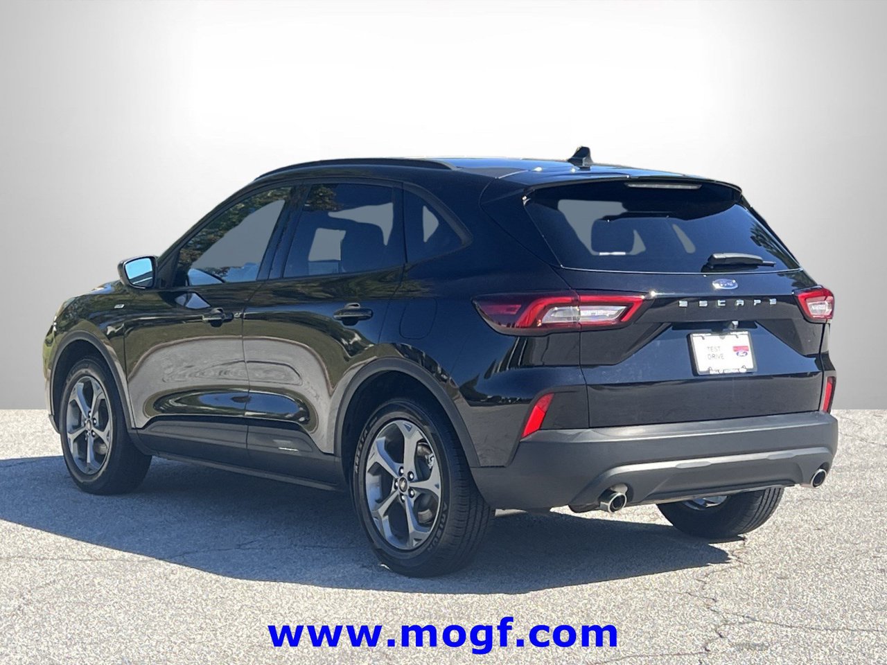 Used 2025 Ford Escape ST-Line FWD image 2